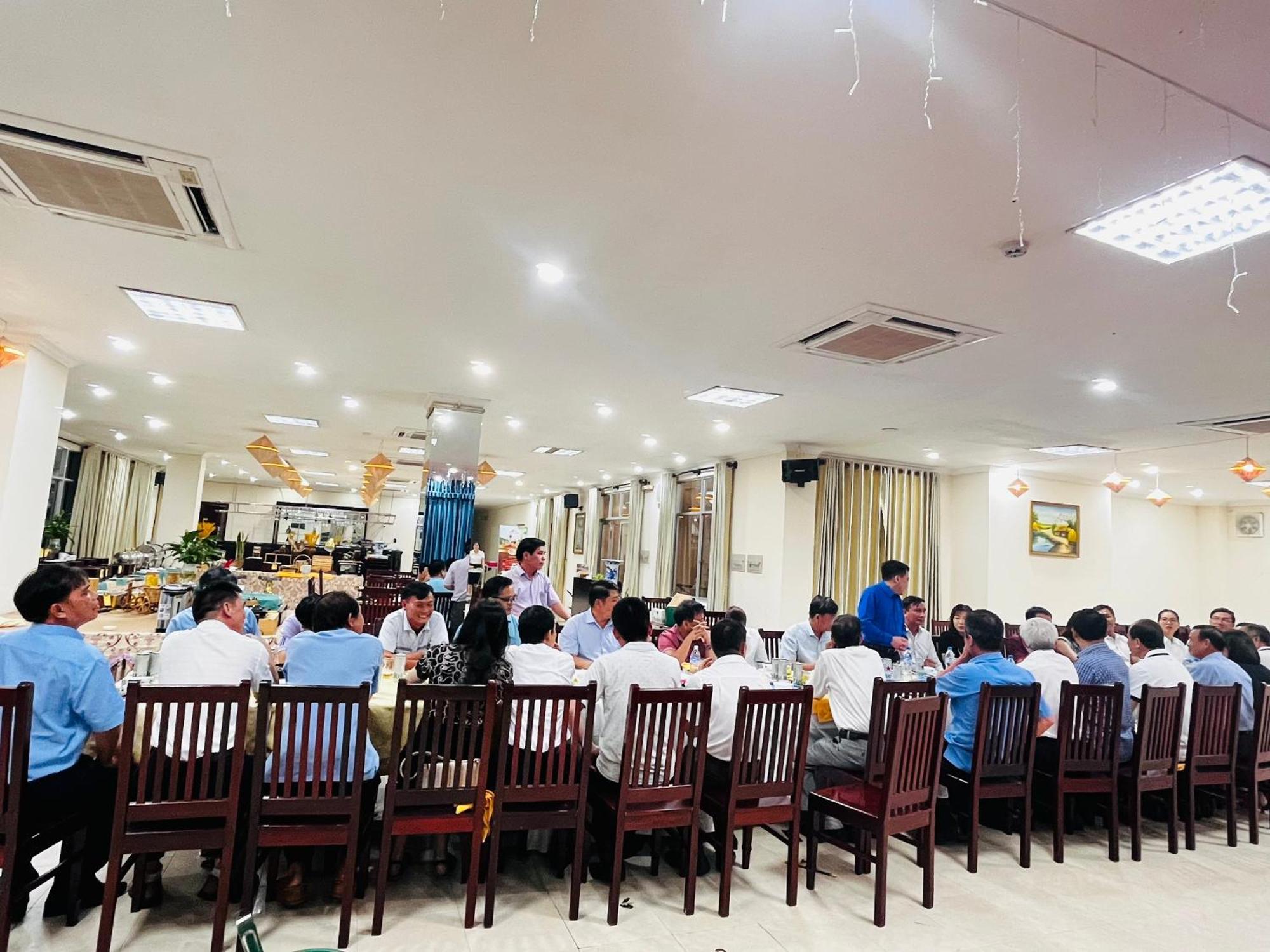 Khach San Hung Vuong Quang Ngai Hotel Exterior photo