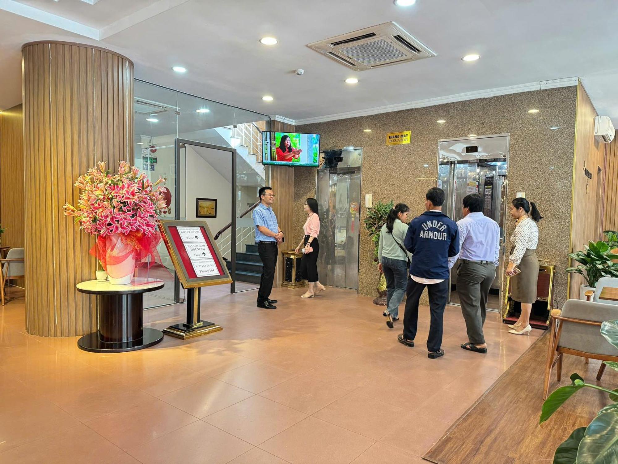 Khach San Hung Vuong Quang Ngai Hotel Exterior photo
