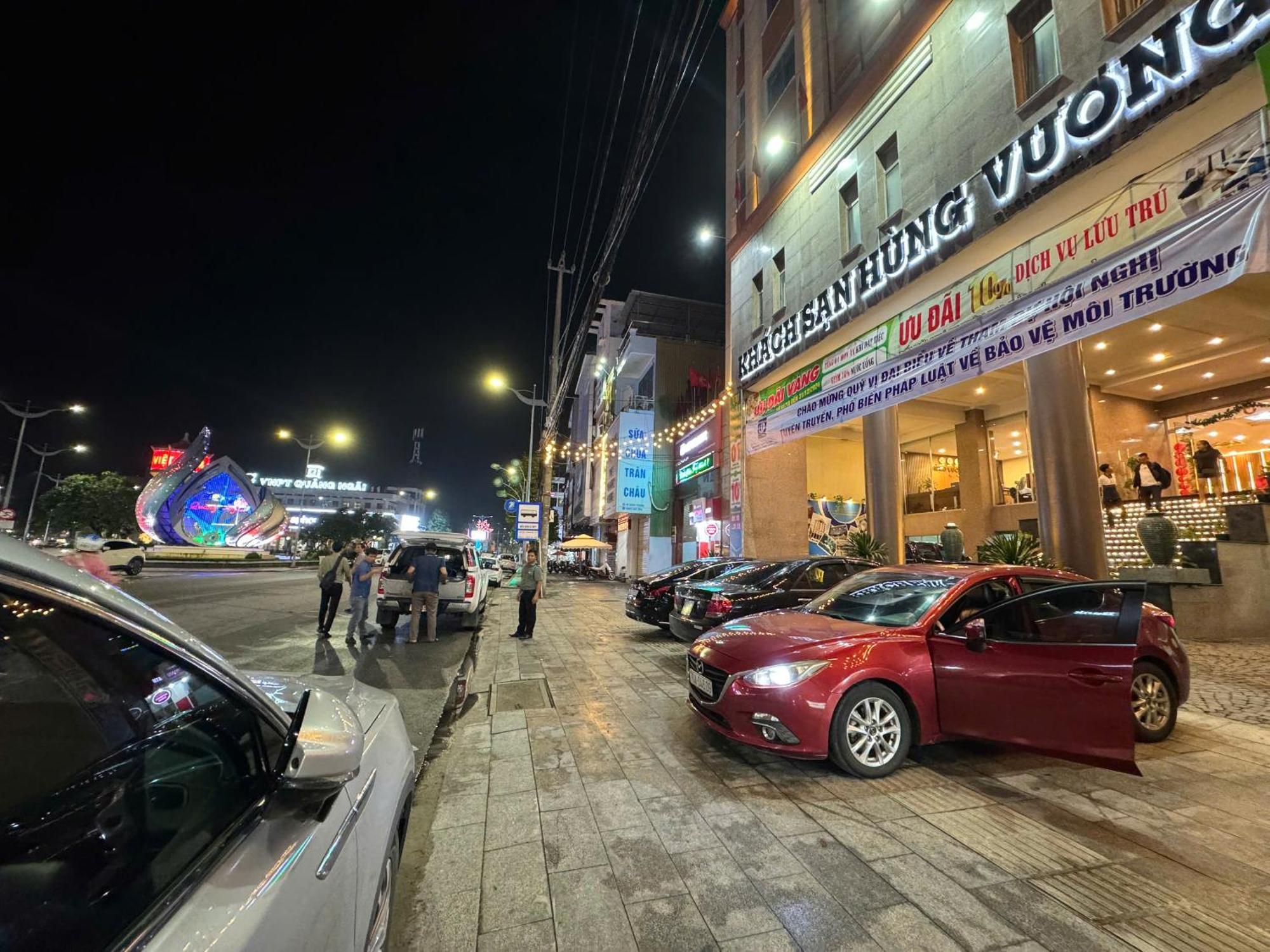 Khach San Hung Vuong Quang Ngai Hotel Exterior photo